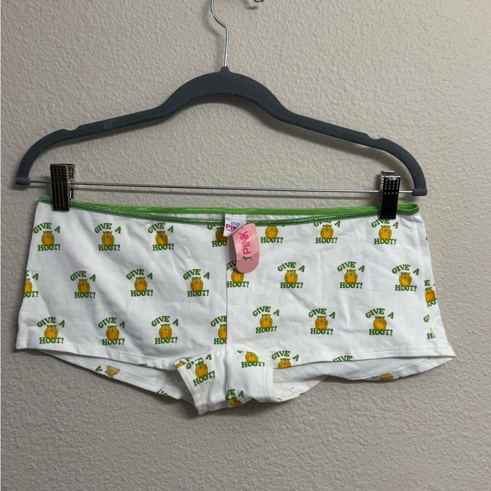 Pink by Victoria’s Secret White and Green Giva a Hoot Printed boy short size L
